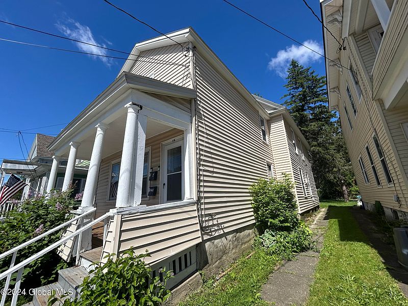 3rd image of 17 Reid Street