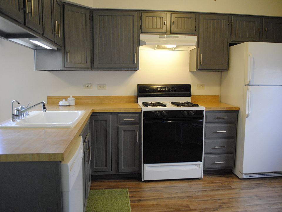 2nd image of 938 Lacrosse St