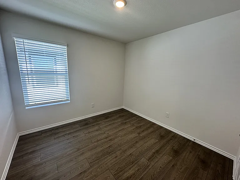 1153 Northfield Dr — Photo 11