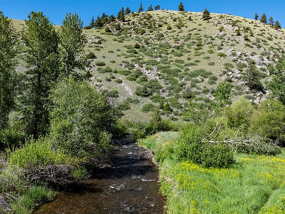 5th image of Creekside Ln