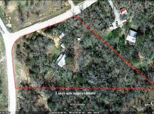 3472 Winding Rd, Hearne, TX 77859