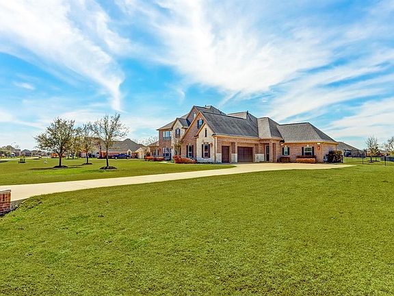 2nd image of 4803 Shadow Grass Dr