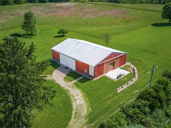 4920 Dresden Rd, Zanesville, OH 43701