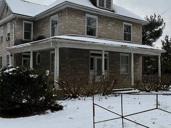 2nd image of 1952 Landis Valley Rd