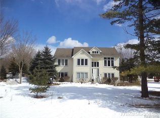 935 Laird St, Lake Orion, MI 48362