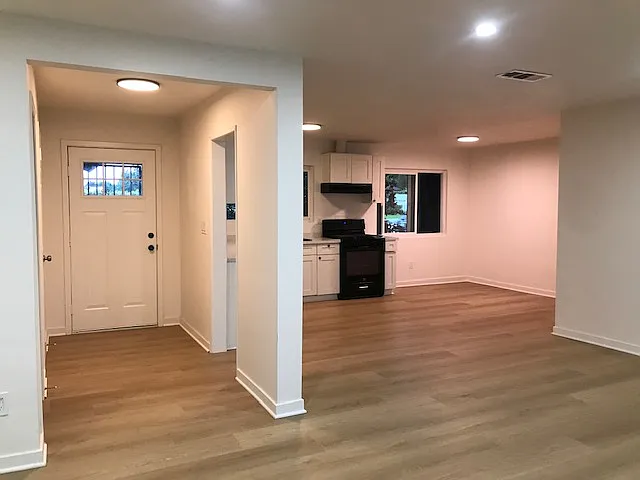 13408 Glenoaks Blvd — Photo 28