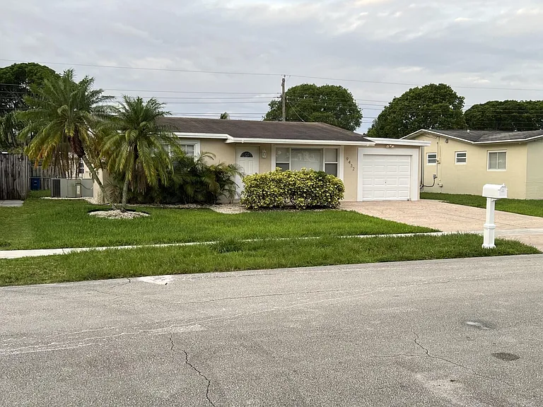 9432 SW 52nd Ct — Photo 4