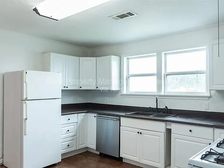 5311 Perry Ave — Photo 6