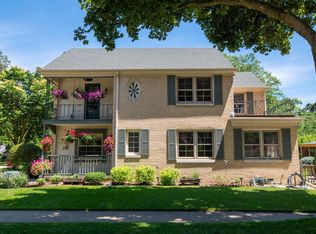 9435 Harding Blvd, Wauwatosa, WI 53226