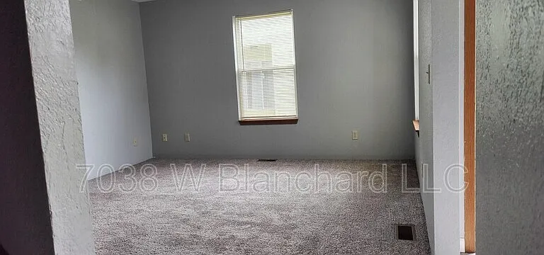 815 Whitney St — Photo 9
