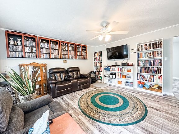 2nd image of 501 Richmond Dr