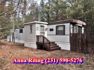 4393 S Putnam Lake Dr, Baldwin, MI 49304
