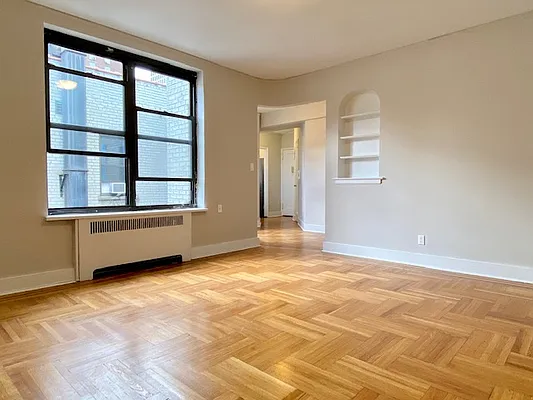 Rented by Metropolitan Equities | media 1