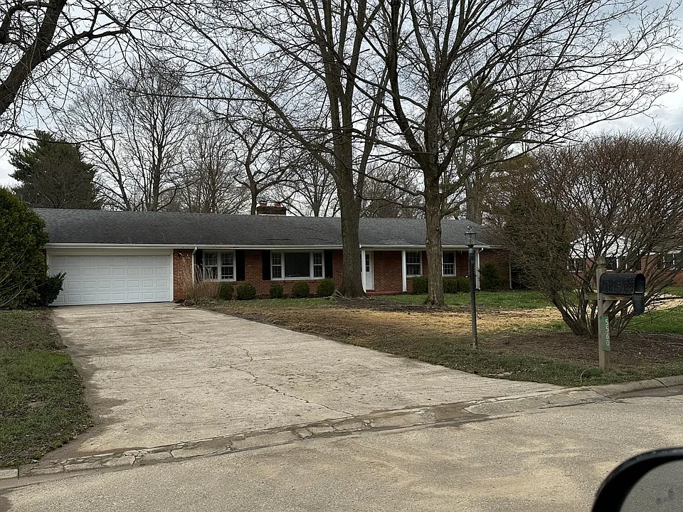 5560 Hugh Dr