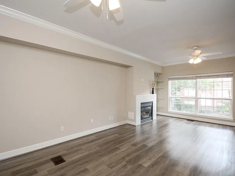 1307 Prospect St — Photo 8