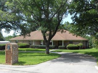 1401 David Ave, Decatur, TX 76234