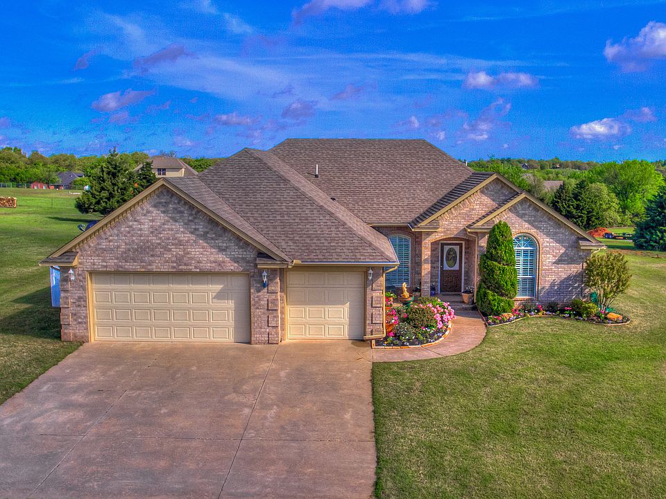 1st image of 2925 Mallard Cir