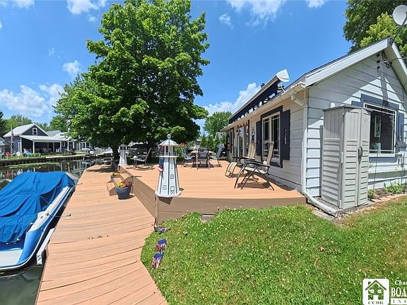 3rd image of 2423 Lakeside Dr