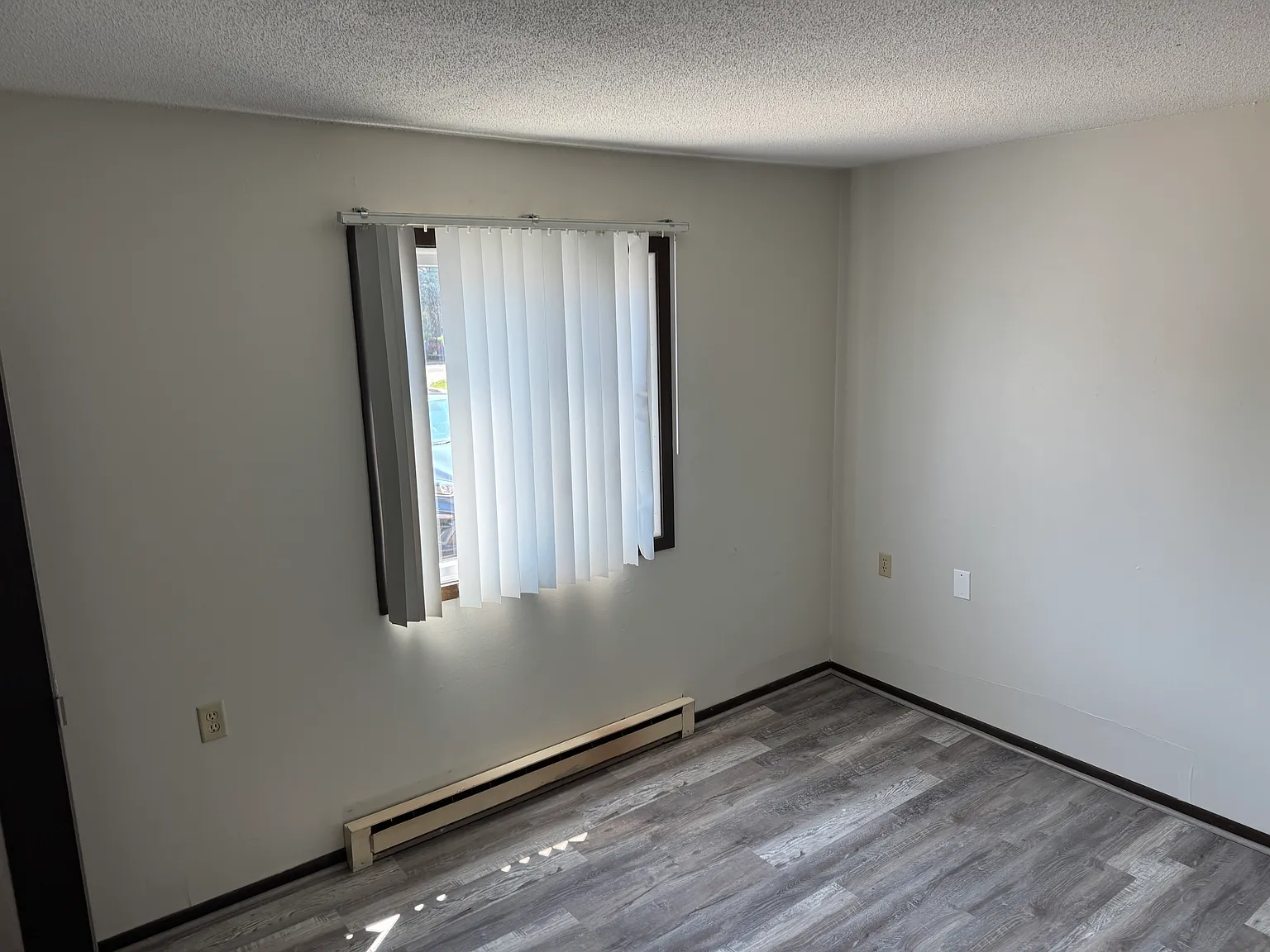 2 bed, 900 sqft, $1,300 — Photo 4
