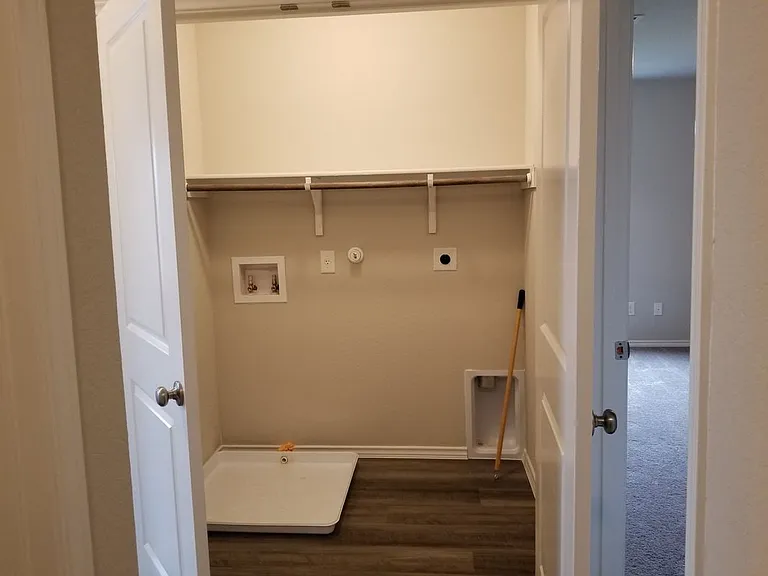 7930 Oak Meadows Bnd — Photo 15
