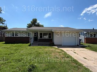 1913 Cron St, Augusta, KS 67010