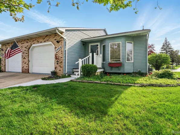 4466 Colony Ct, Swartz Creek, MI 48473