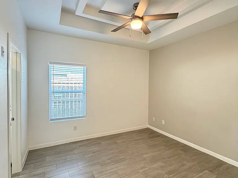 909 W Carmel Ave #2 — Photo 9