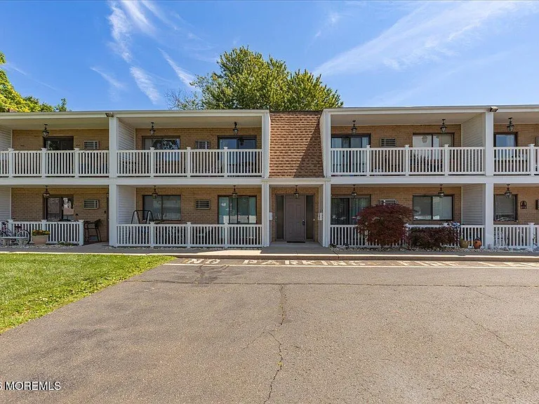 119 Avery Ave #J27 — Photo 14