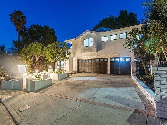 2nd image of 4886 Winnetka Ave