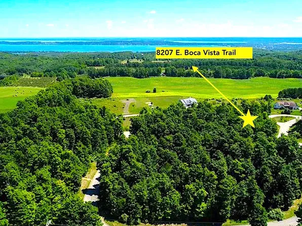 8207 E Boca Vista Trl, Traverse City, MI 49684