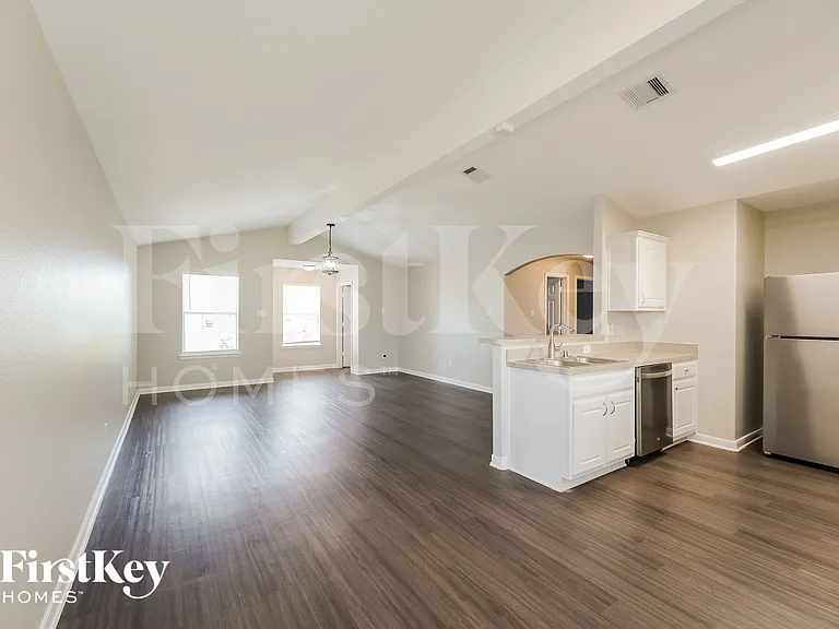7111 Lilac Manor Ln — Photo 4