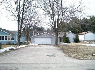 315 S Swift St, Winnebago, IL 61088