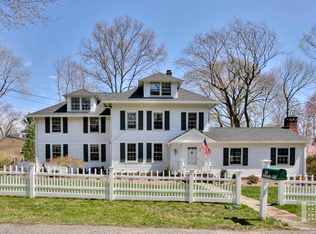 18 Peterick Ln, Darien, CT 06820