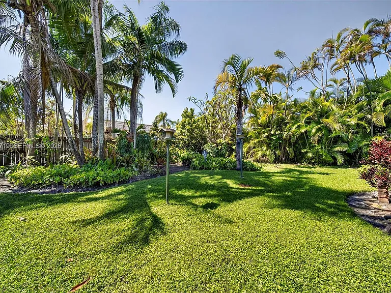 10142 SW 79th Ave — Photo 8