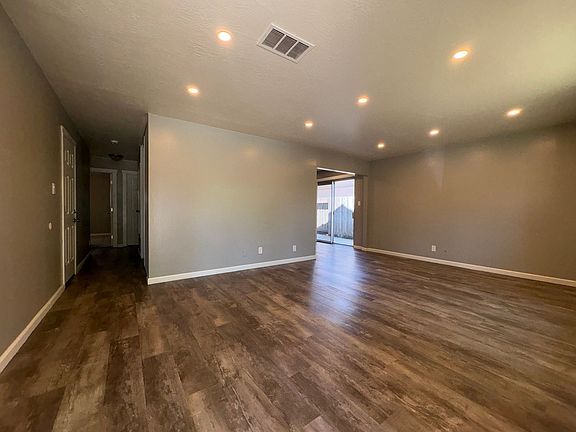 2nd image of 1209 Vienna Ct