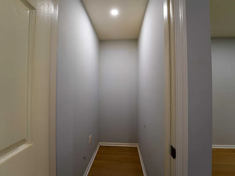 18246 Fox Chase Cir — Photo 3