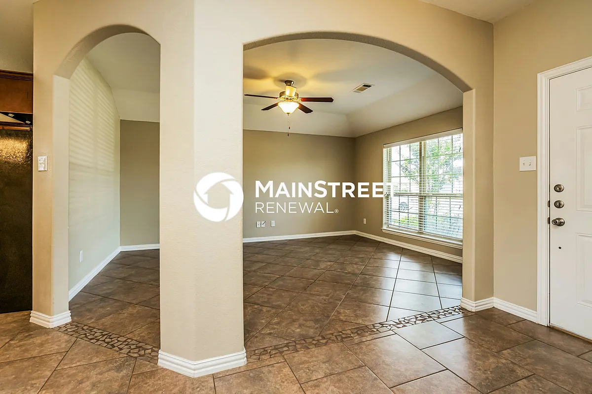 Foyer - 7664 Hollow Point Dr