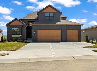 8007 Brockway St, Shawnee, KS 66220
