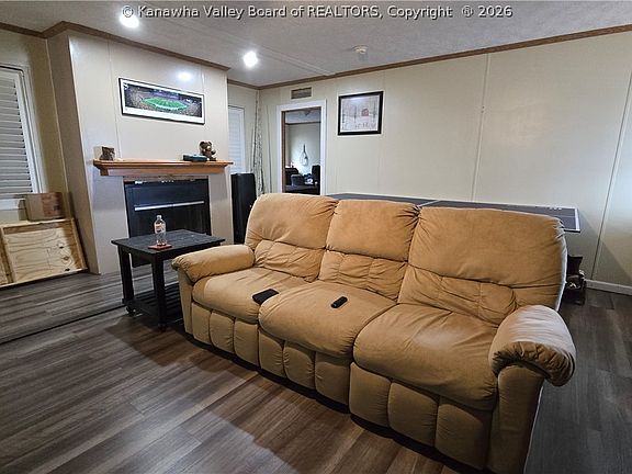 3rd image of 11850 Sandhill Rd