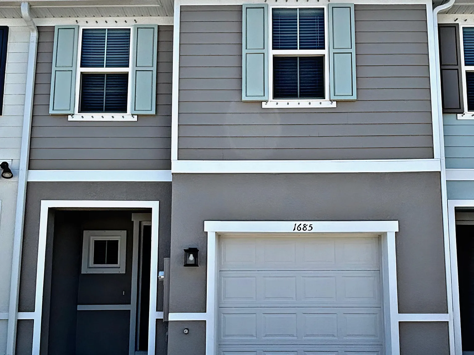 3 bed, 2.5 bath, 1674 sqft, $2,500 — Photo 2