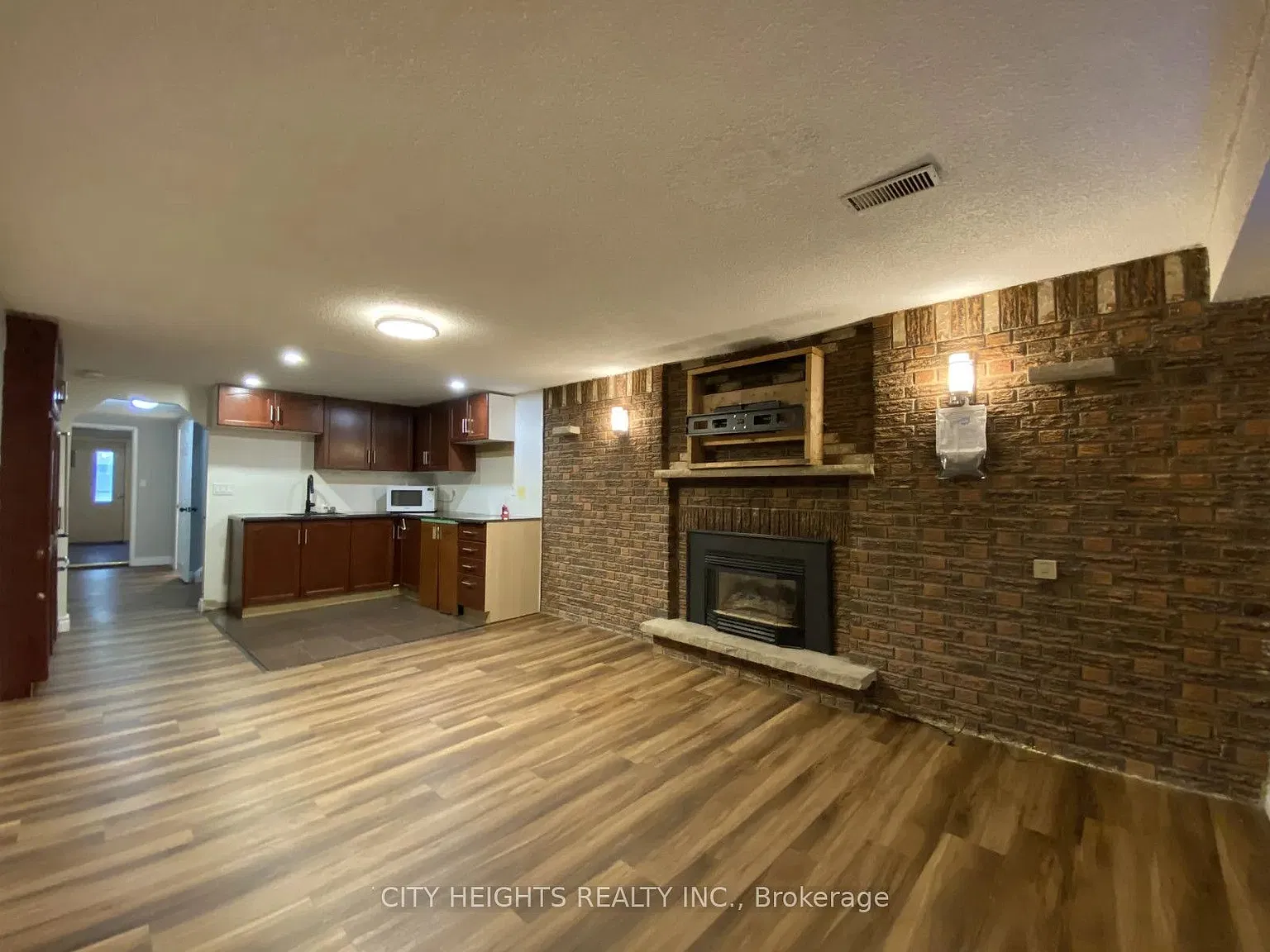 3 bed, $3,500 — Photo 3
