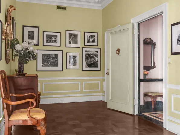 550 Park Avenue image 12 of 18