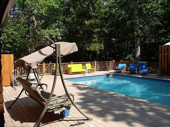 Deck & heated pool