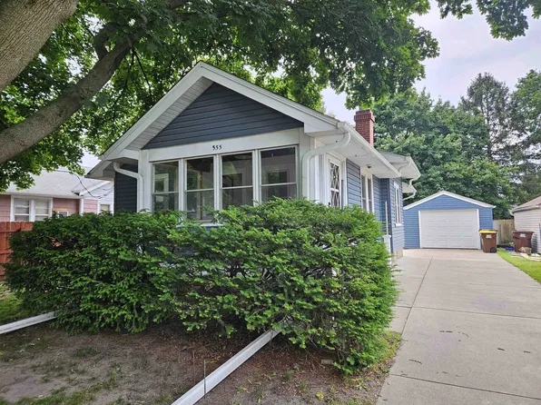 555 Pearl Ave, Loves Park, IL 61111