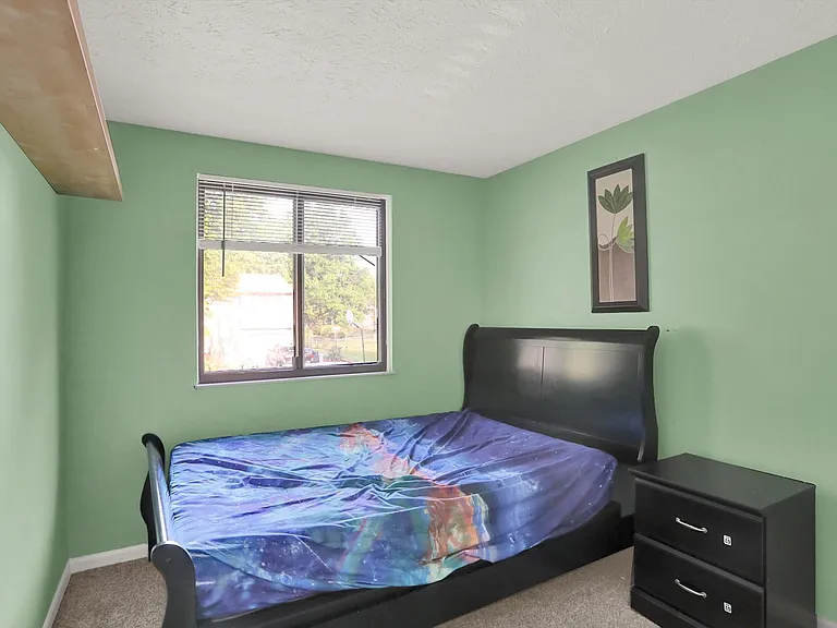 7915 Broadview Dr — Photo 14