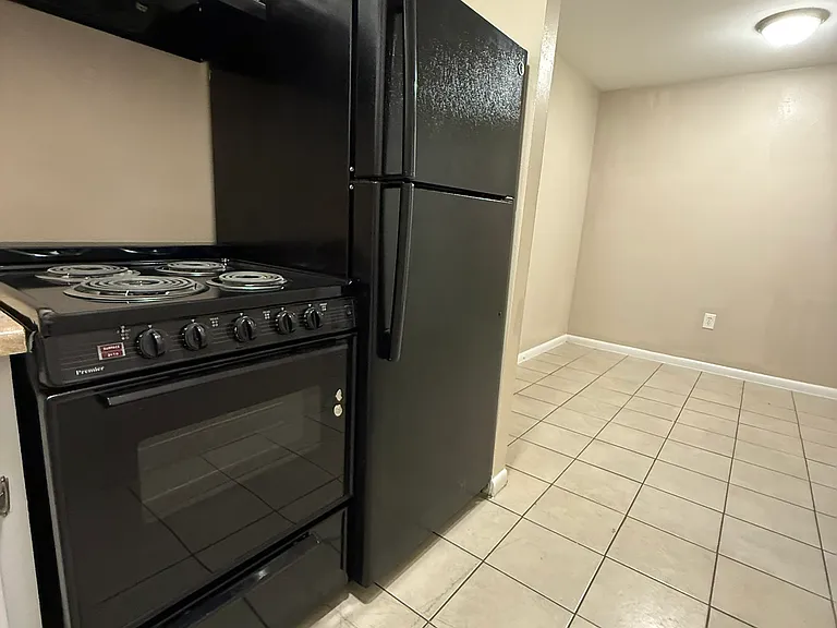 Tailwinds Apartments — Photo 19