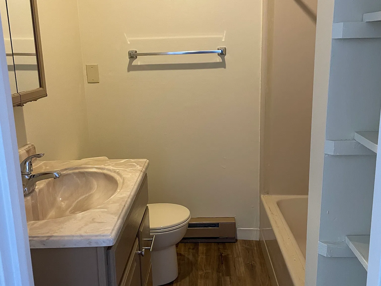 1 bed, 450 sqft, $1,195 — Photo 4