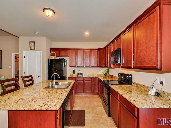 2nd image of 37191 Market Place Dr
