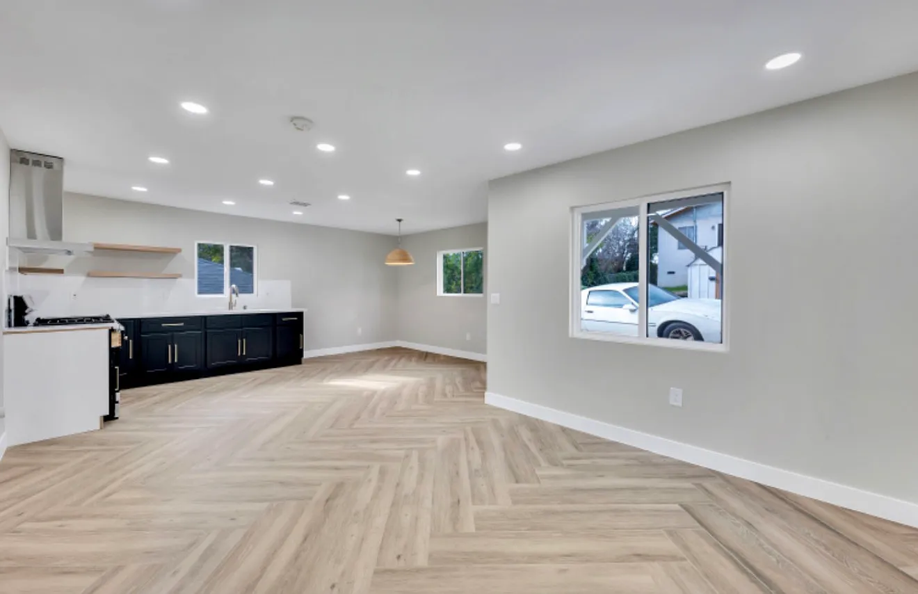 4 bed, 1700 sqft, $4,800 — Photo 2