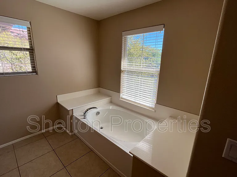 2958 N Clanton St — Photo 12